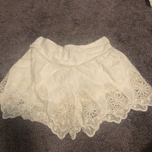 American Eagle lace shorts
